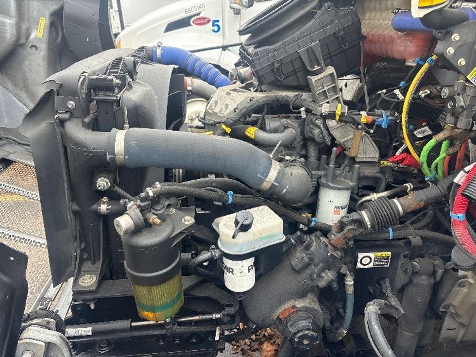 Medium Duty Box Truck-Light and Medium Duty Trucks-Peterbilt-2024-536-Houston-TX-142,236\n\t\tmiles-$ 17,000 - Image 17