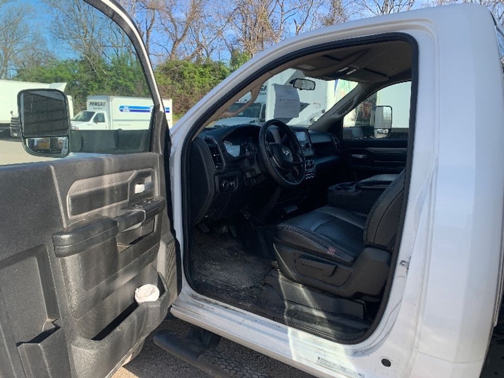 Medium Duty Box Truck-Light and Medium Duty Trucks-RAM-2019-5500-Nashville-TN-195,332\n\t\tmiles-$ 41,000 - Image 13