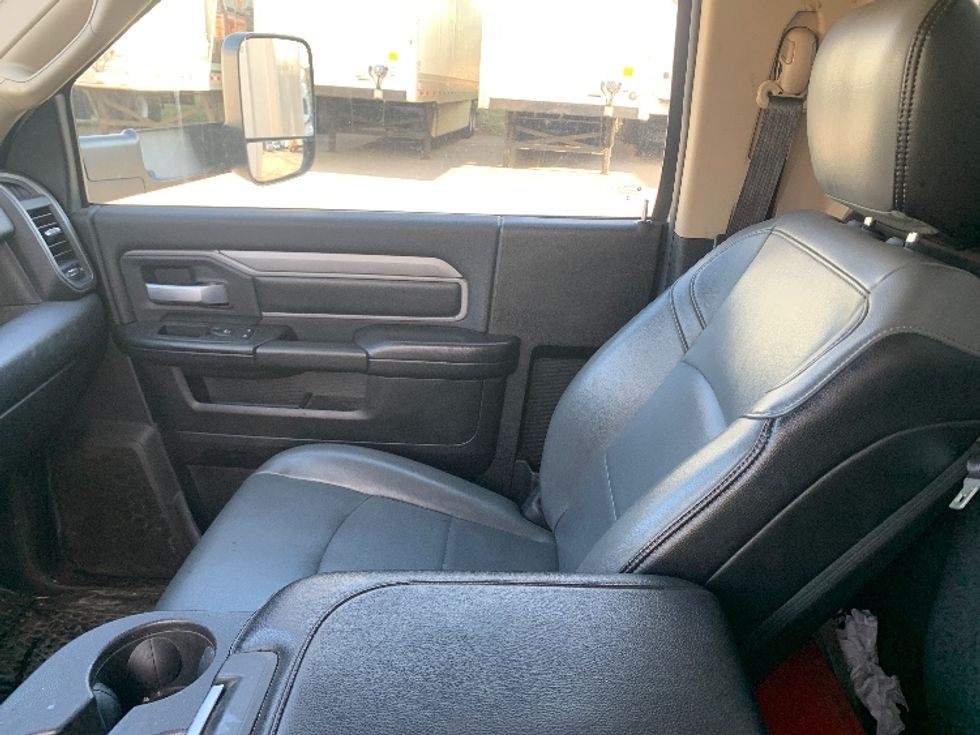 Medium Duty Box Truck-Light and Medium Duty Trucks-RAM-2019-5500-Nashville-TN-195,332\n\t\tmiles-$ 41,000 - Image 16