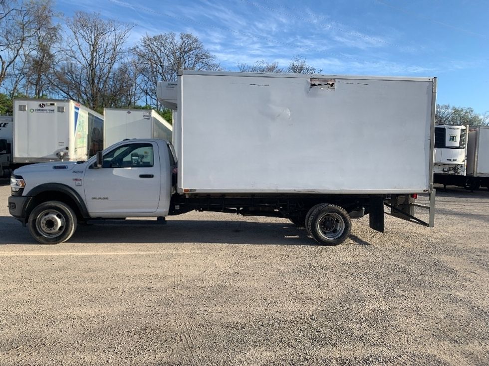 Medium Duty Box Truck-Light and Medium Duty Trucks-RAM-2019-5500-Nashville-TN-195,332\n\t\tmiles-$ 41,000 - Image 4