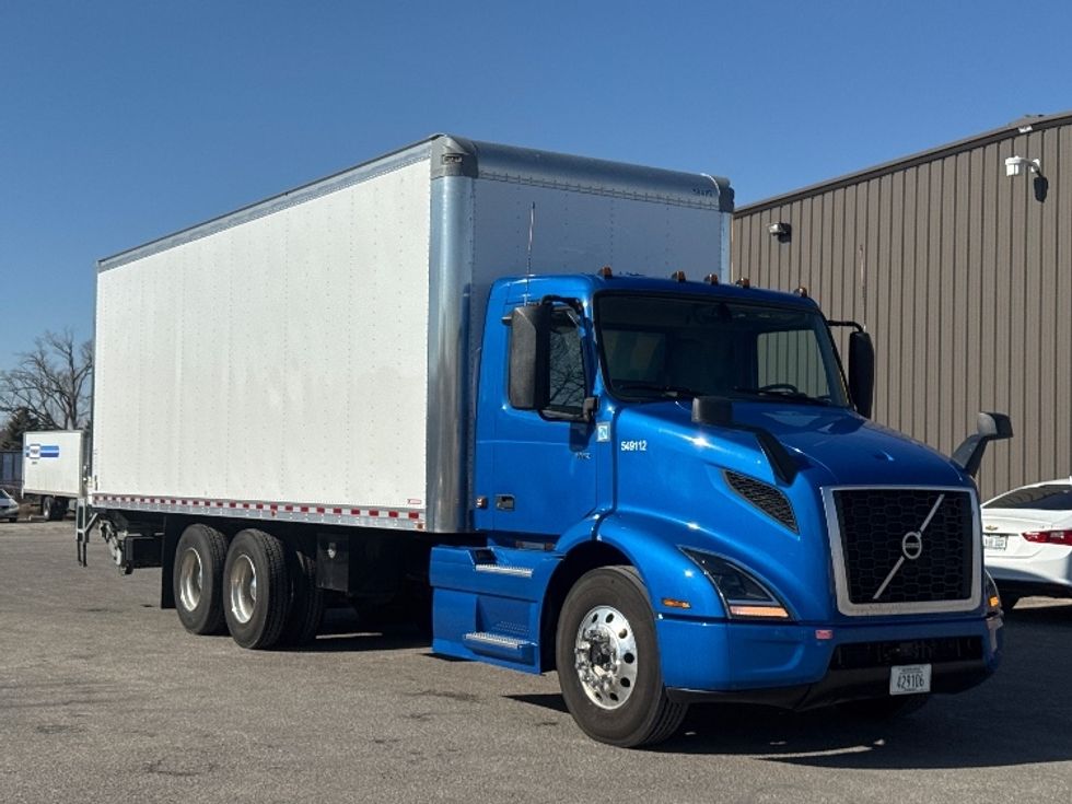 Medium Duty Box Truck-Light and Medium Duty Trucks-Volvo-2025-VNR64300-Omaha-NE-3,359\n\t\tmiles-$ 170,000 - Image 1