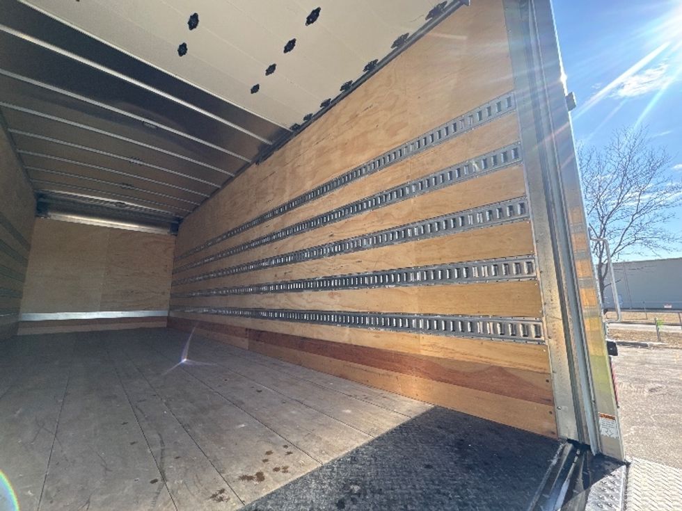 Medium Duty Box Truck-Light and Medium Duty Trucks-Volvo-2025-VNR64300-Omaha-NE-3,359\n\t\tmiles-$ 170,000 - Image 12