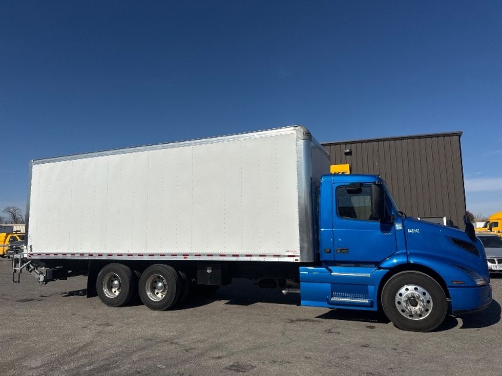 Medium Duty Box Truck-Light and Medium Duty Trucks-Volvo-2025-VNR64300-Omaha-NE-3,359\n\t\tmiles-$ 170,000 - Image 15