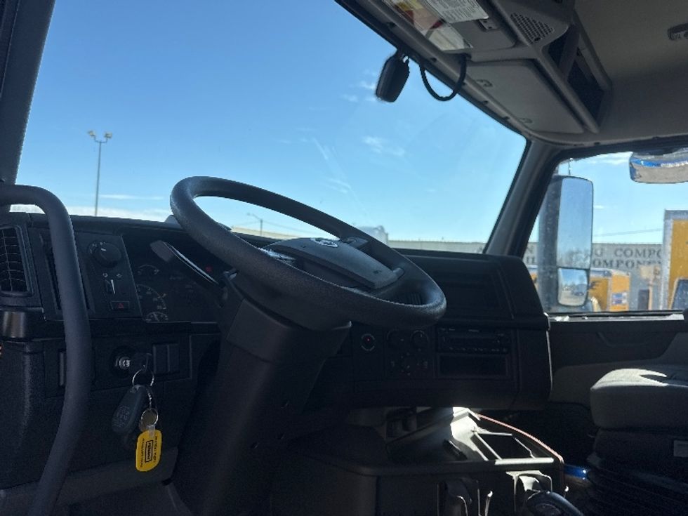 Medium Duty Box Truck-Light and Medium Duty Trucks-Volvo-2025-VNR64300-Omaha-NE-3,359\n\t\tmiles-$ 170,000 - Image 17