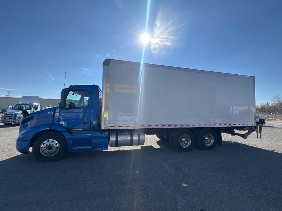Medium Duty Box Truck-Light and Medium Duty Trucks-Volvo-2025-VNR64300-Omaha-NE-3,359\n\t\tmiles-$ 170,000 - Image 4
