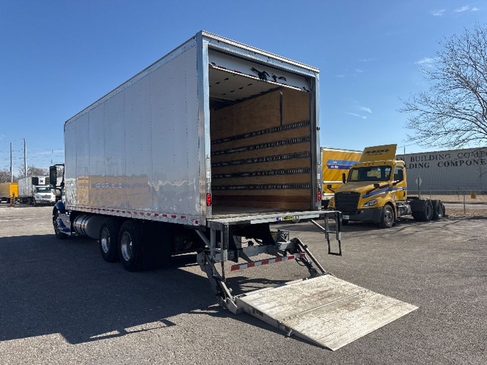 Medium Duty Box Truck-Light and Medium Duty Trucks-Volvo-2025-VNR64300-Omaha-NE-3,359\n\t\tmiles-$ 170,000 - Image 9