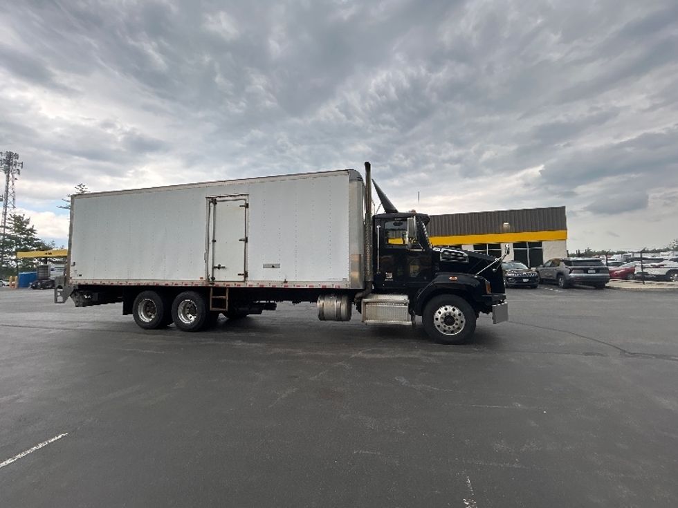 Medium Duty Box Truck-Light and Medium Duty Trucks-Western Star-2018-4700SB-Londonderry-NH-470,774\n\t\tmiles-$ 68,750 - Image 15