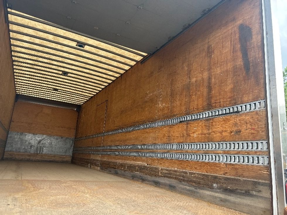 Medium Duty Box Truck-Light and Medium Duty Trucks-Western Star-2018-4700SB-Londonderry-NH-470,774\n\t\tmiles-$ 68,750 - Image 12