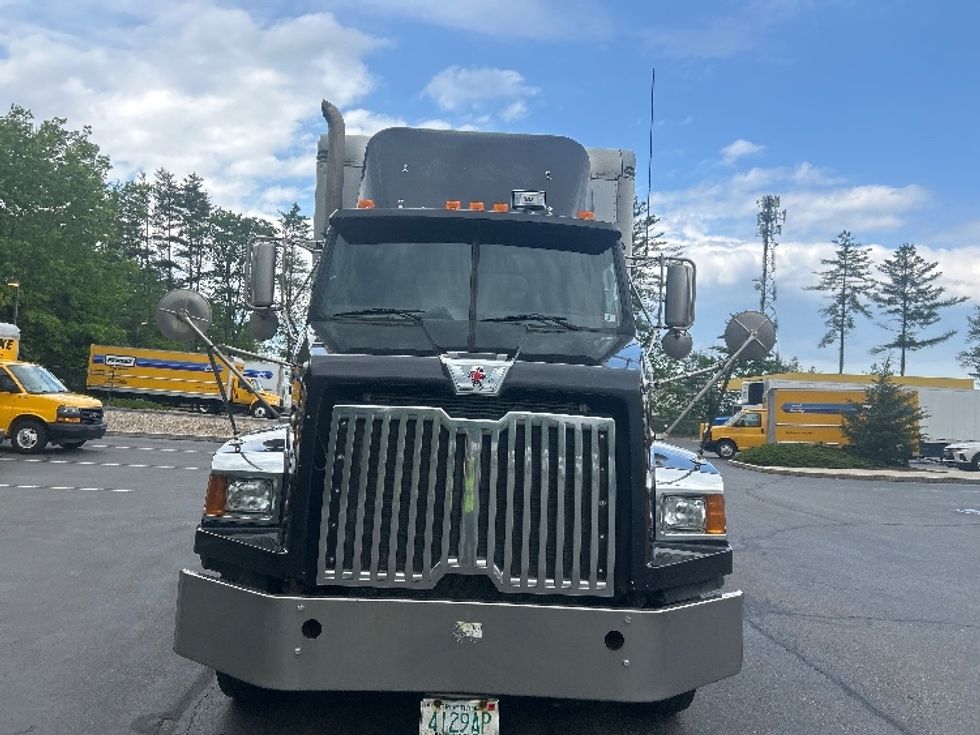 Medium Duty Box Truck-Light and Medium Duty Trucks-Western Star-2018-4700SB-Londonderry-NH-470,774\n\t\tmiles-$ 68,750 - Image 2