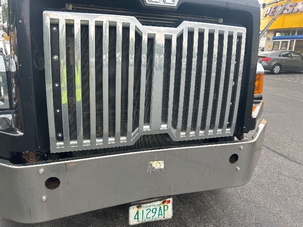 Medium Duty Box Truck-Light and Medium Duty Trucks-Western Star-2018-4700SB-Londonderry-NH-470,774\n\t\tmiles-$ 68,750 - Image 28