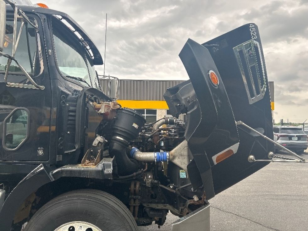 Medium Duty Box Truck-Light and Medium Duty Trucks-Western Star-2018-4700SB-Londonderry-NH-470,774\n\t\tmiles-$ 68,750 - Image 23