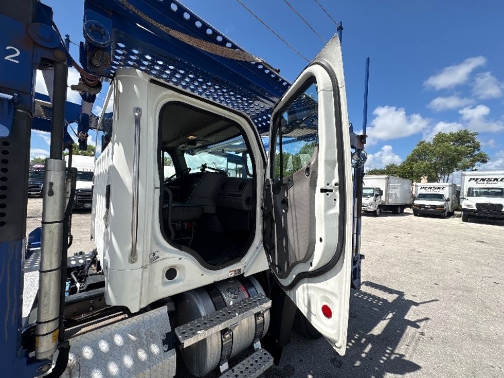 Other-Heavy Duty Tractors-Freightliner-2021-114SD-Pompano Beach-FL-519,382\n\t\tmiles-$ 142,000 - Image 11