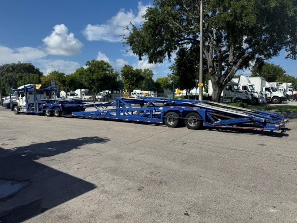 Other-Heavy Duty Tractors-Freightliner-2021-114SD-Pompano Beach-FL-519,382\n\t\tmiles-$ 142,000 - Image 4