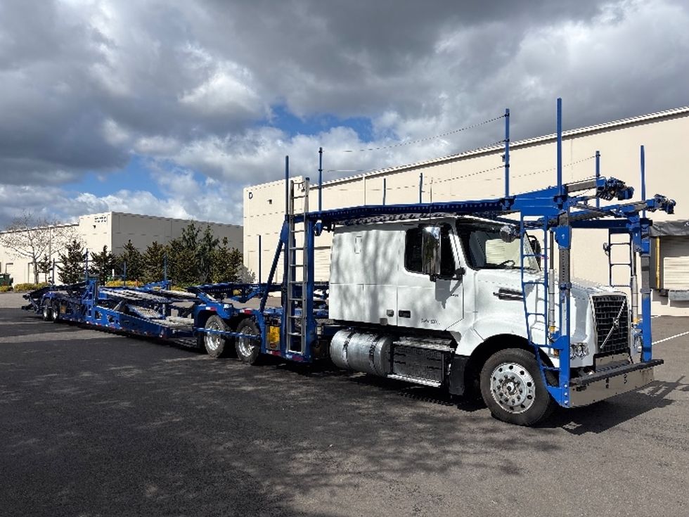 Other-Heavy Duty Tractors-Volvo-2020-VAH64600-Clackamas-OR-284,386\n\t\tmiles-$ 217,250 - Image 1