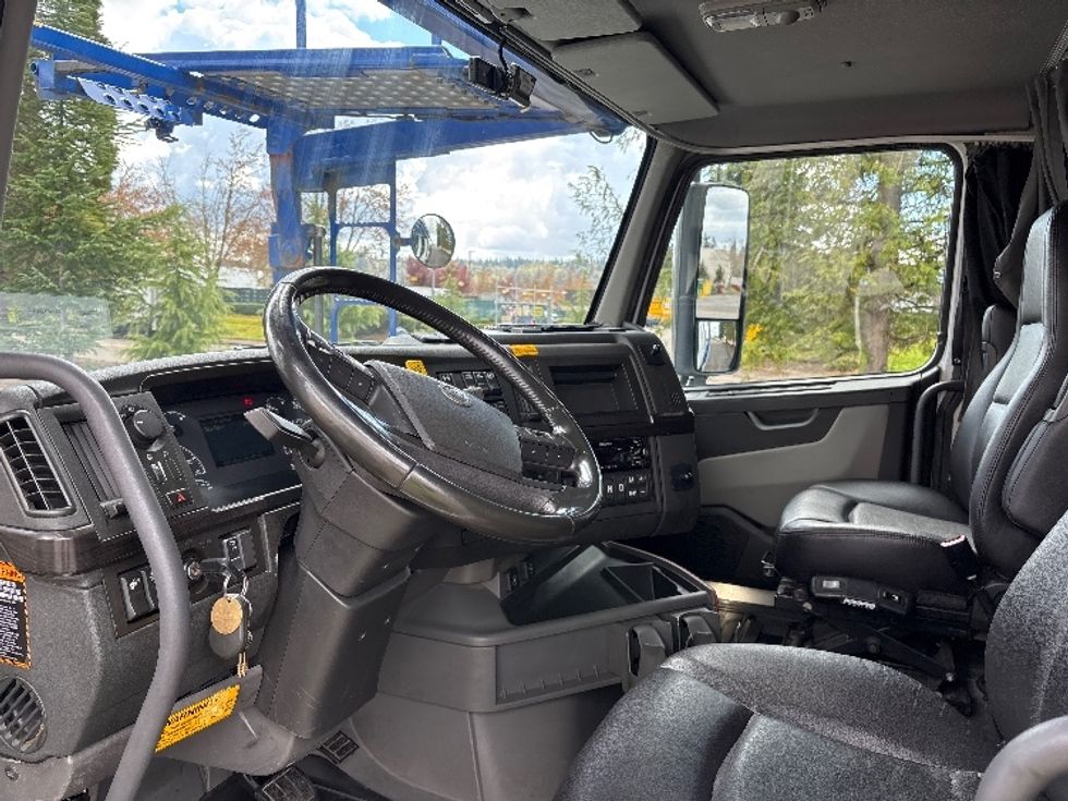 Other-Heavy Duty Tractors-Volvo-2020-VAH64600-Clackamas-OR-284,386\n\t\tmiles-$ 217,250 - Image 10