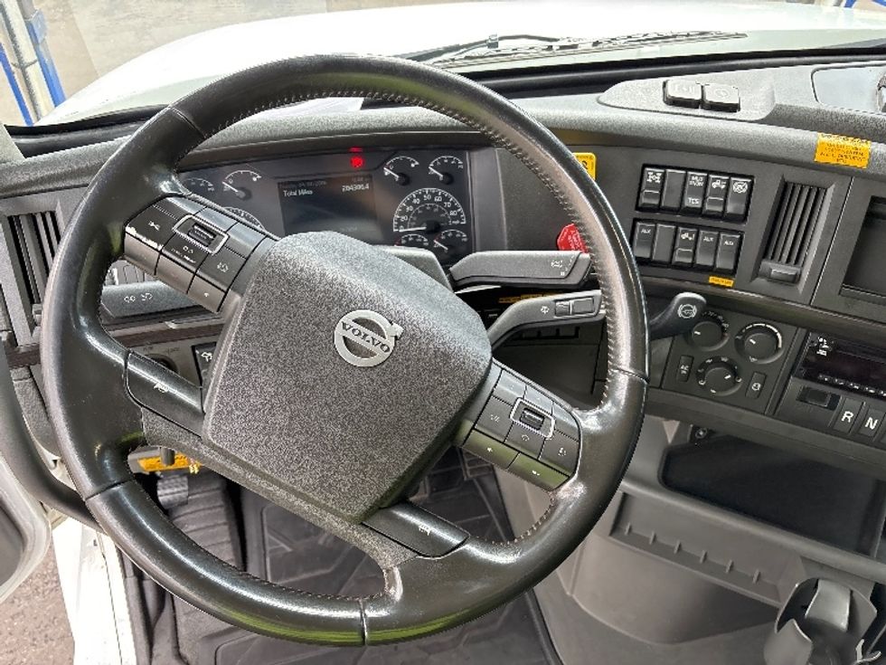 Other-Heavy Duty Tractors-Volvo-2020-VAH64600-Clackamas-OR-284,386\n\t\tmiles-$ 217,250 - Image 11