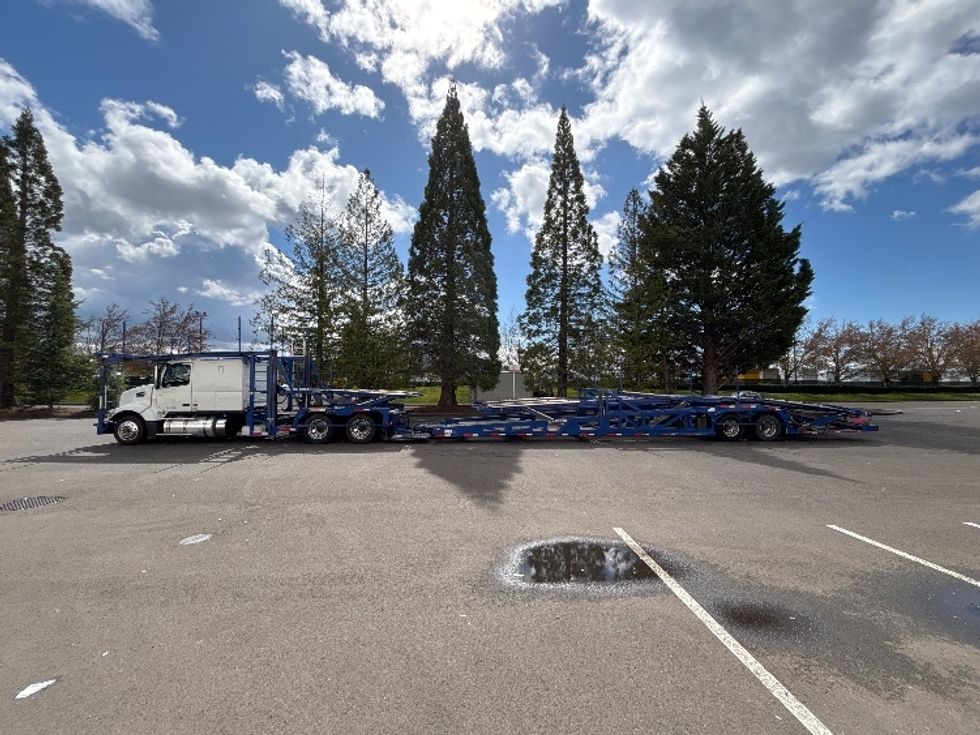 Other-Heavy Duty Tractors-Volvo-2020-VAH64600-Clackamas-OR-284,386\n\t\tmiles-$ 217,250 - Image 4