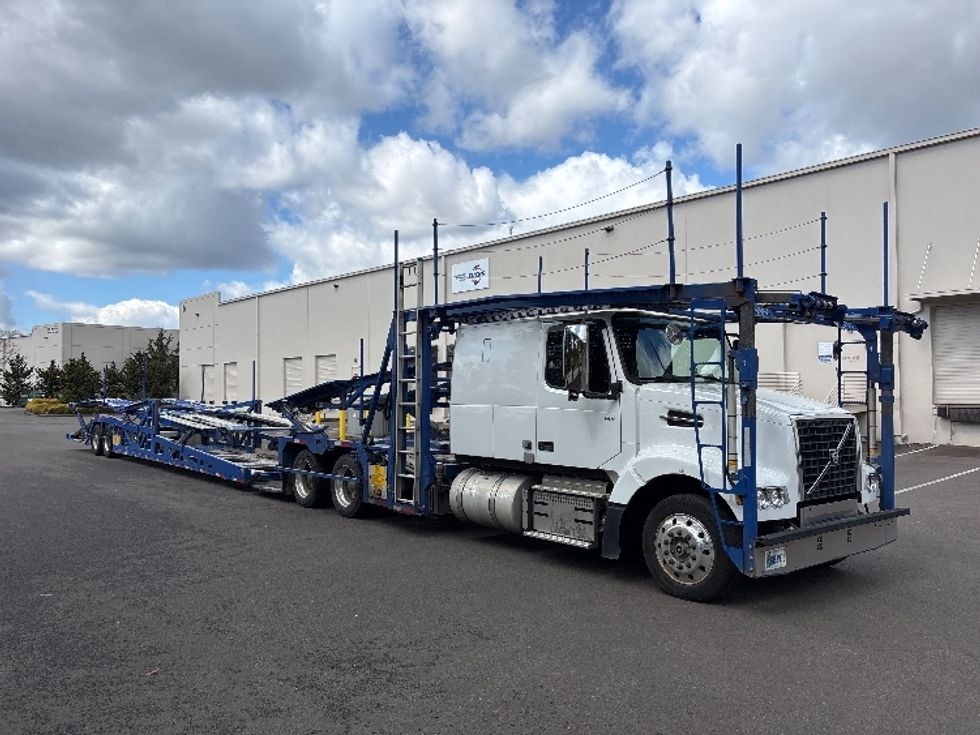 Other-Heavy Duty Tractors-Volvo-2020-VAH64600-Clackamas-OR-307,017\n\t\tmiles-$ 215,750 - Image 1