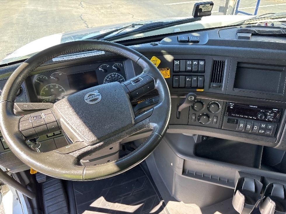 Other-Heavy Duty Tractors-Volvo-2020-VAH64600-Clackamas-OR-307,017\n\t\tmiles-$ 215,750 - Image 11