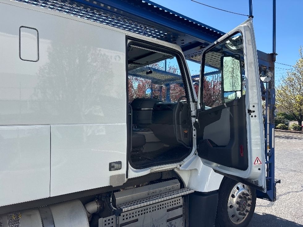 Other-Heavy Duty Tractors-Volvo-2020-VAH64600-Clackamas-OR-307,017\n\t\tmiles-$ 215,750 - Image 13