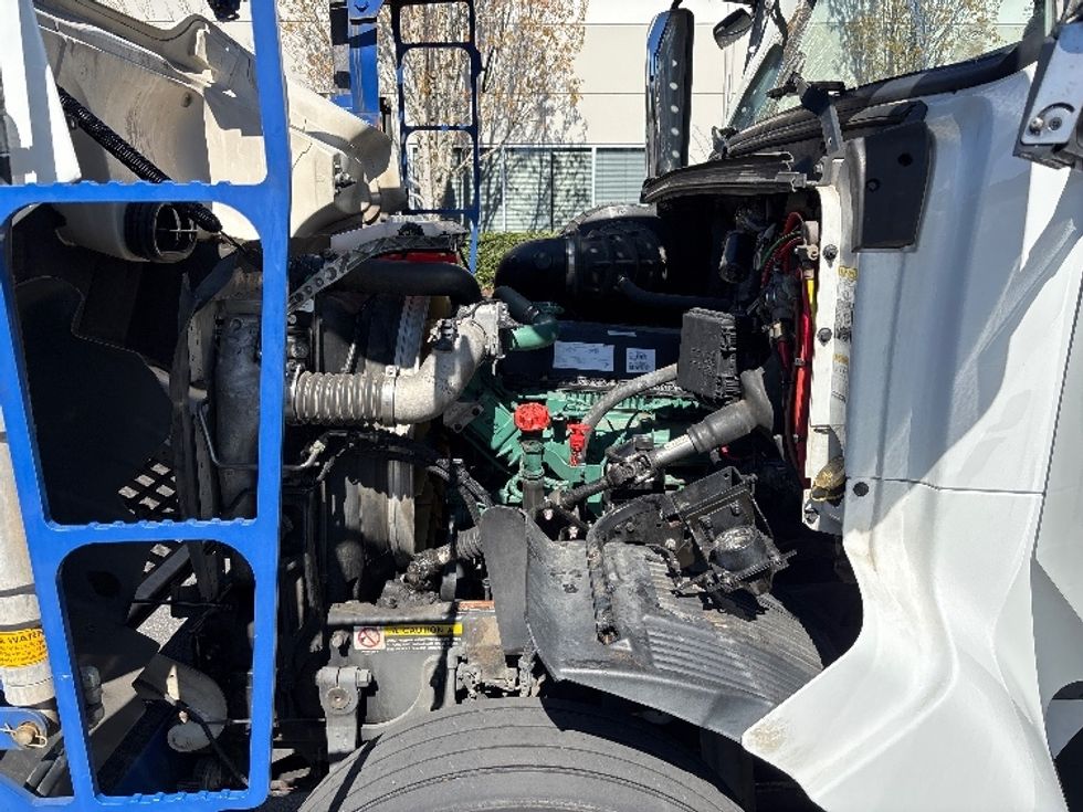 Other-Heavy Duty Tractors-Volvo-2020-VAH64600-Clackamas-OR-307,017\n\t\tmiles-$ 215,750 - Image 21