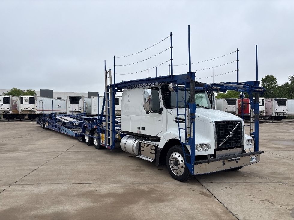 Other-Heavy Duty Tractors-Volvo-2020-VAH64600-Fort Worth-TX-390,159\n\t\tmiles-$ 210,750 - Image 1