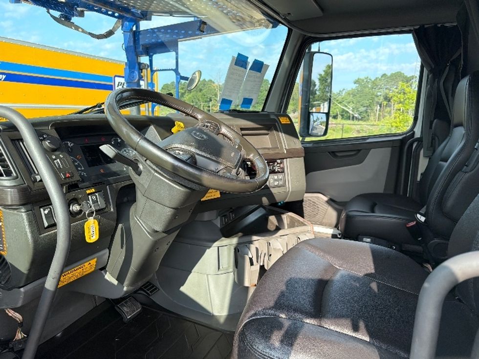 Other-Heavy Duty Tractors-Volvo-2020-VAH64600-La Porte-IN-434,479\n\t\tmiles-$ 195,500 - Image 10
