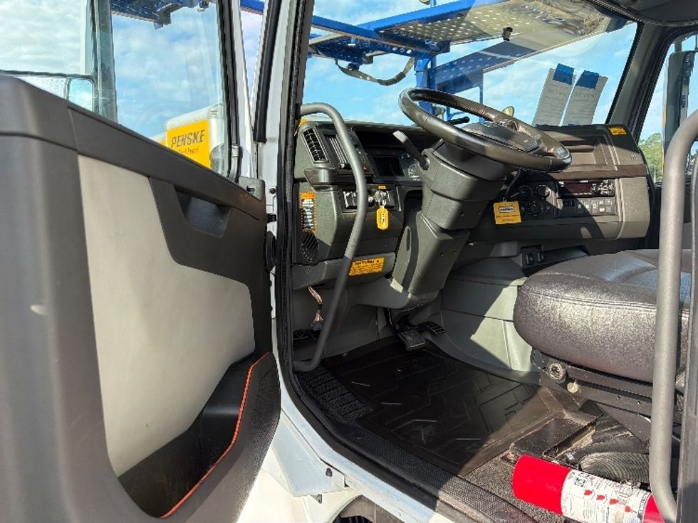 Other-Heavy Duty Tractors-Volvo-2020-VAH64600-La Porte-IN-434,479\n\t\tmiles-$ 195,500 - Image 9