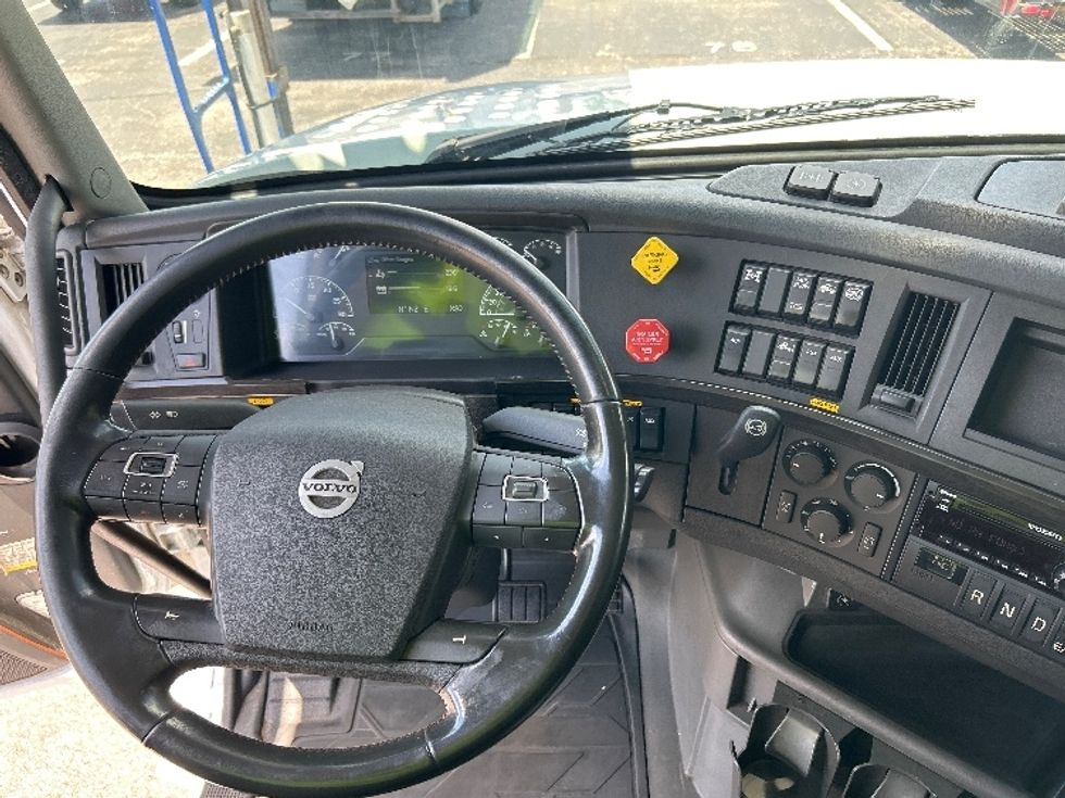 Other-Heavy Duty Tractors-Volvo-2020-VAH64600-Memphis-TN-431,396\n\t\tmiles-$ 208,250 - Image 11
