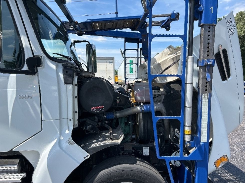 Other-Heavy Duty Tractors-Volvo-2020-VAH64600-Memphis-TN-431,396\n\t\tmiles-$ 208,250 - Image 20