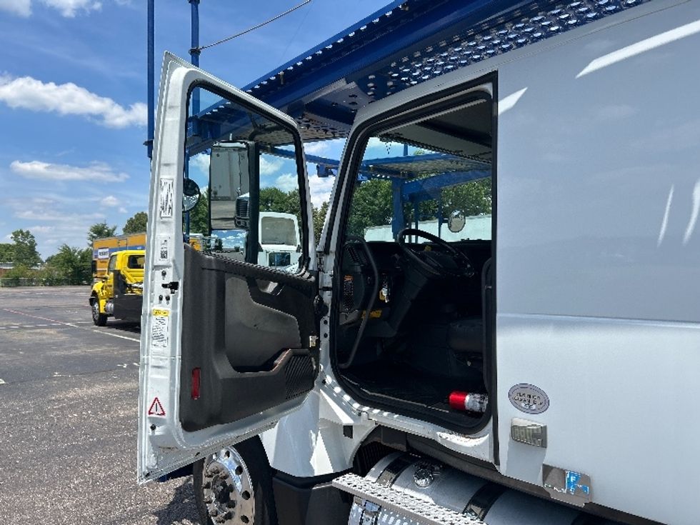 Other-Heavy Duty Tractors-Volvo-2020-VAH64600-Memphis-TN-431,396\n\t\tmiles-$ 208,250 - Image 9