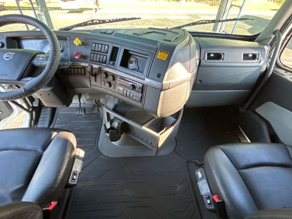 Other-Heavy Duty Tractors-Volvo-2020-VAH64600-Memphis-TN-626,391\n\t\tmiles-$ 189,750 - Image 12