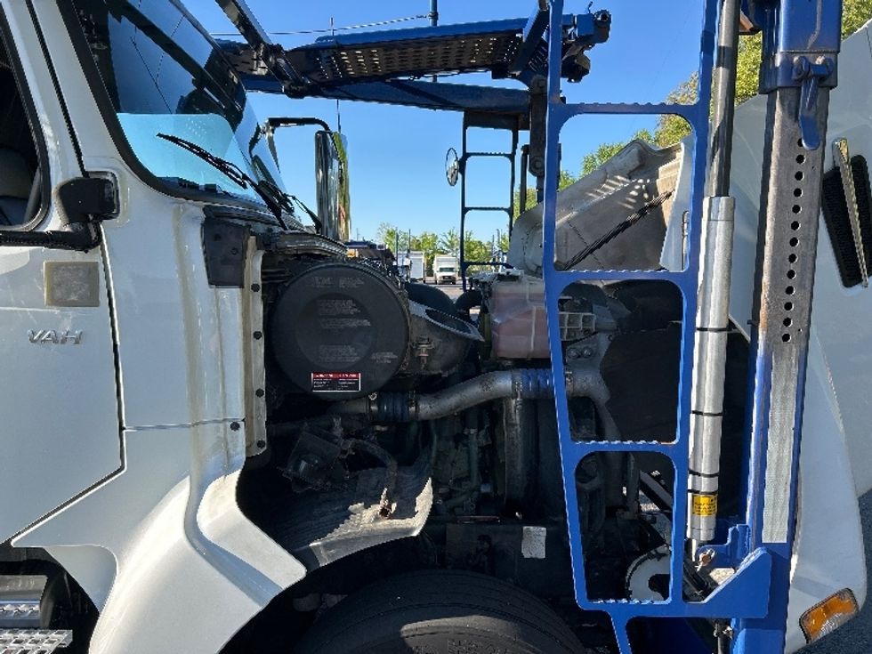 Other-Heavy Duty Tractors-Volvo-2020-VAH64600-Memphis-TN-626,391\n\t\tmiles-$ 189,750 - Image 19