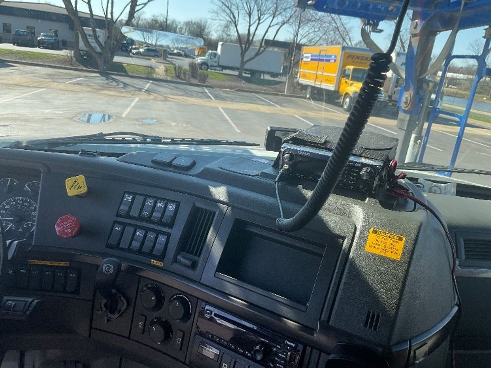 Other-Heavy Duty Tractors-Volvo-2020-VAH64600-New Castle-DE-402,841\n\t\tmiles-$ 210,000 - Image 12