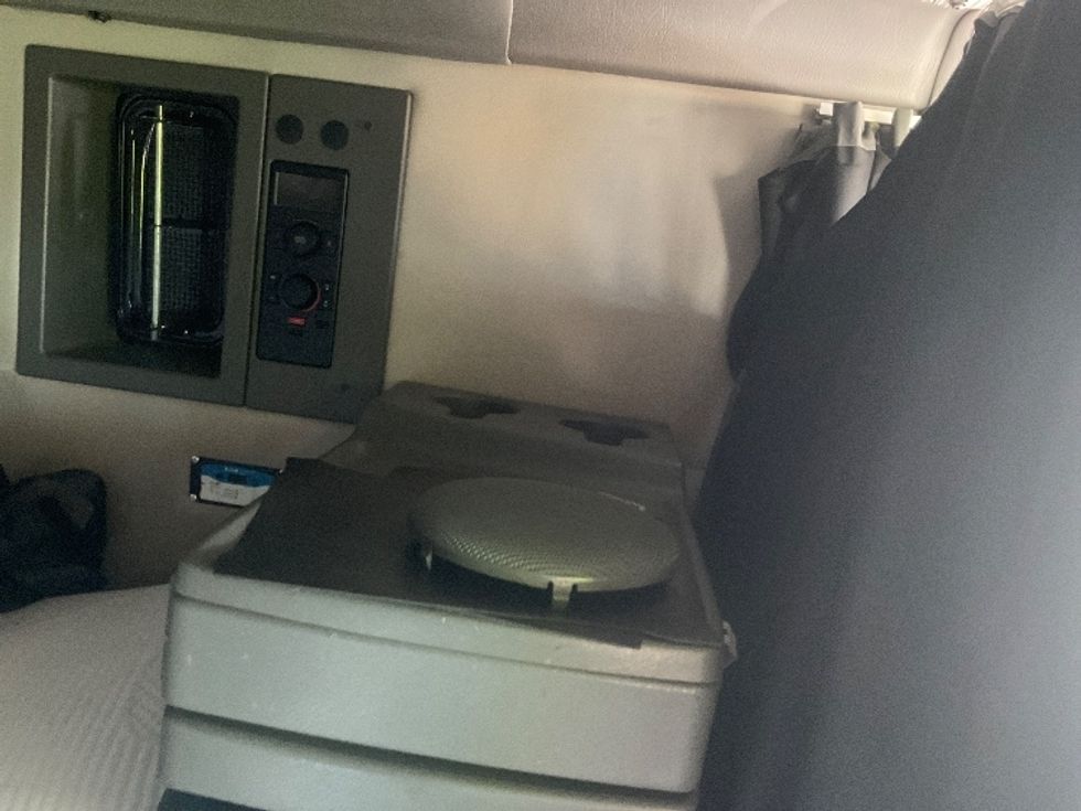 Other-Heavy Duty Tractors-Volvo-2020-VAH64600-New Castle-DE-402,841\n\t\tmiles-$ 210,000 - Image 18