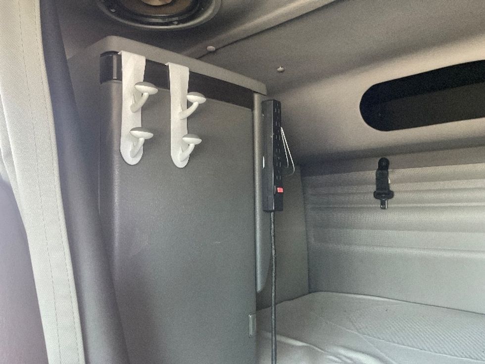 Other-Heavy Duty Tractors-Volvo-2020-VAH64600-New Castle-DE-402,841\n\t\tmiles-$ 210,000 - Image 19