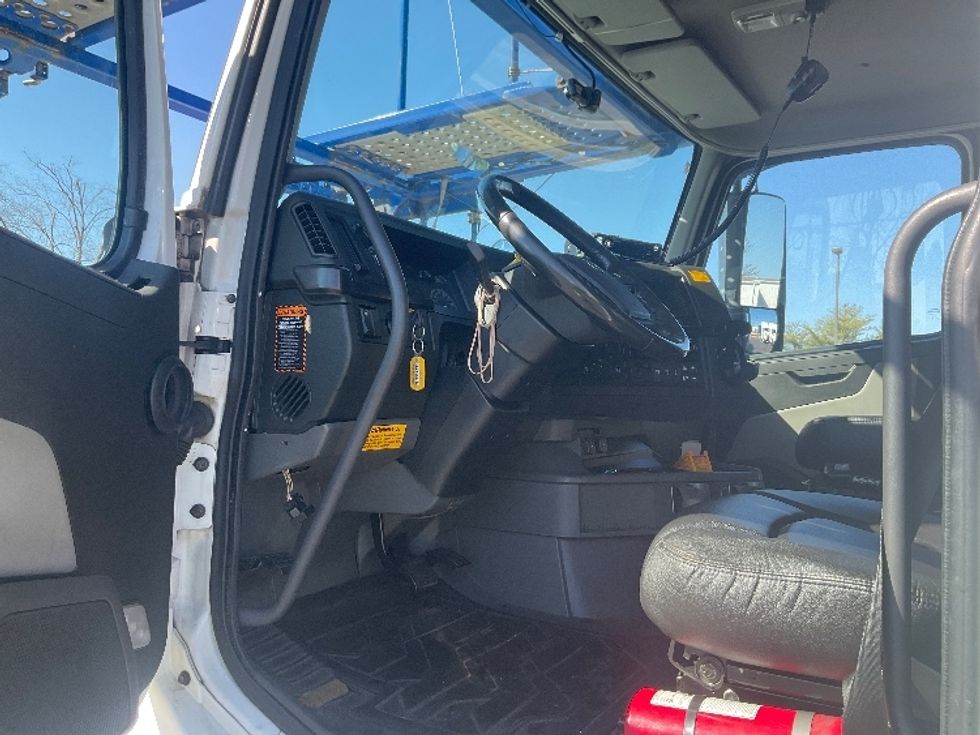 Other-Heavy Duty Tractors-Volvo-2020-VAH64600-New Castle-DE-402,841\n\t\tmiles-$ 210,000 - Image 9