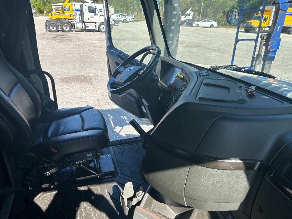 Other-Heavy Duty Tractors-Volvo-2020-VAH64600-Ocala-FL-340,130\n\t\tmiles-$ 213,750 - Image 13