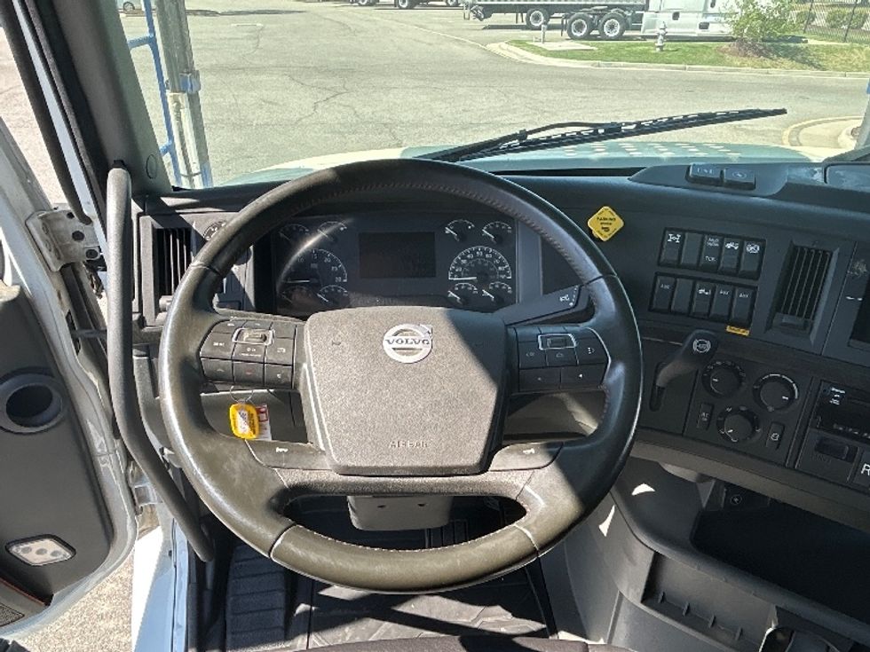 Other-Heavy Duty Tractors-Volvo-2020-VAH64600-Prince George-VA-353,553\n\t\tmiles-$ 212,750 - Image 11