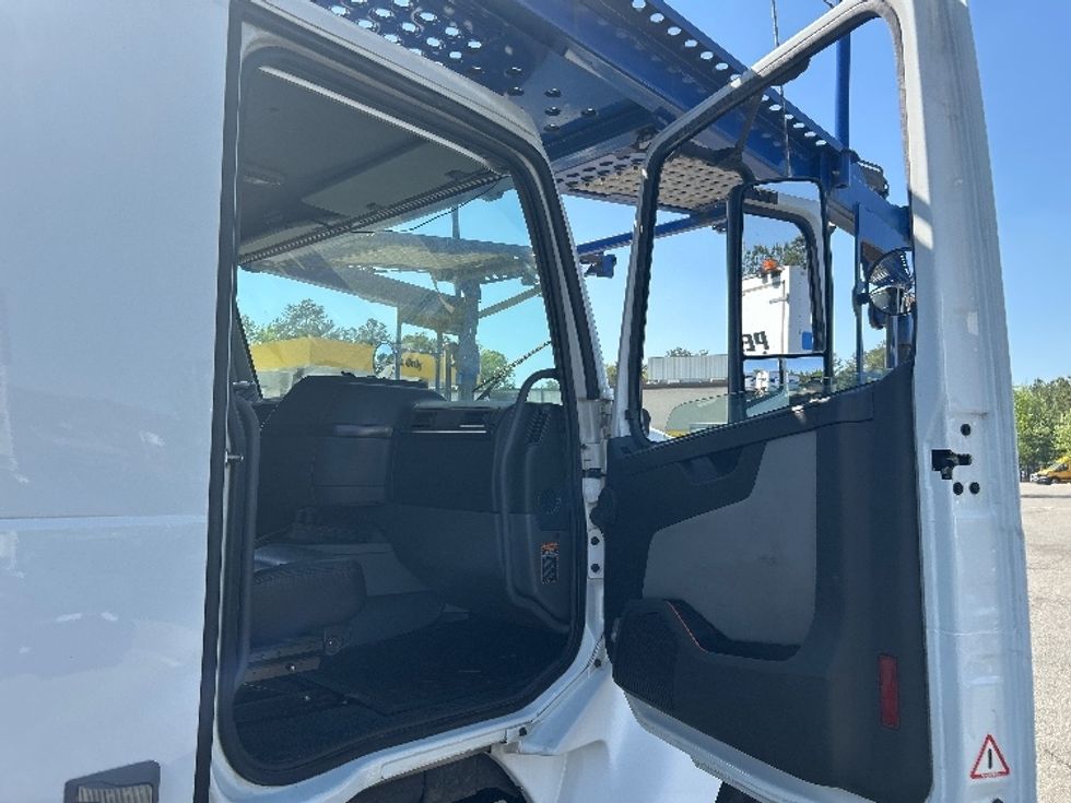 Other-Heavy Duty Tractors-Volvo-2020-VAH64600-Prince George-VA-353,553\n\t\tmiles-$ 212,750 - Image 12