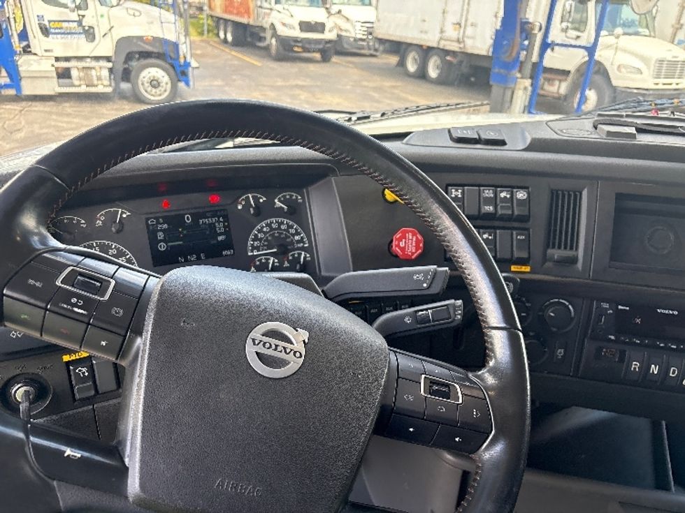 Other-Heavy Duty Tractors-Volvo-2020-VAH64600-Sturtevant-WI-375,337\n\t\tmiles-$ 211,500 - Image 11