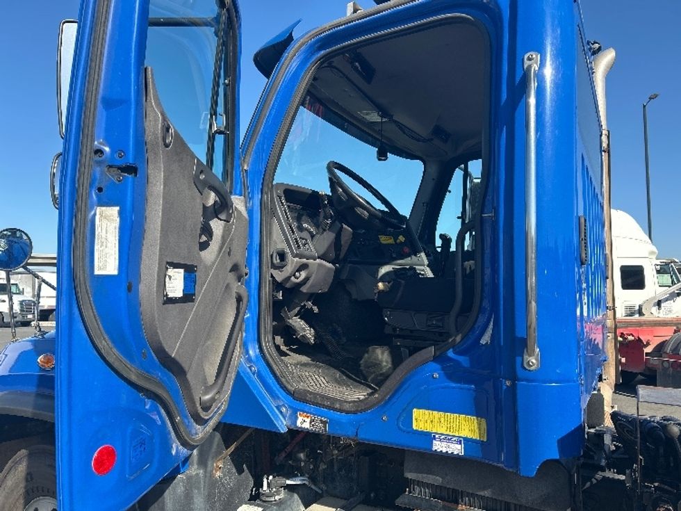 Other Truck-Light and Medium Duty Trucks-Freightliner-2017-114SD-Corona-CA-132,651\n\t\tmiles-$ 93,000 - Image 16