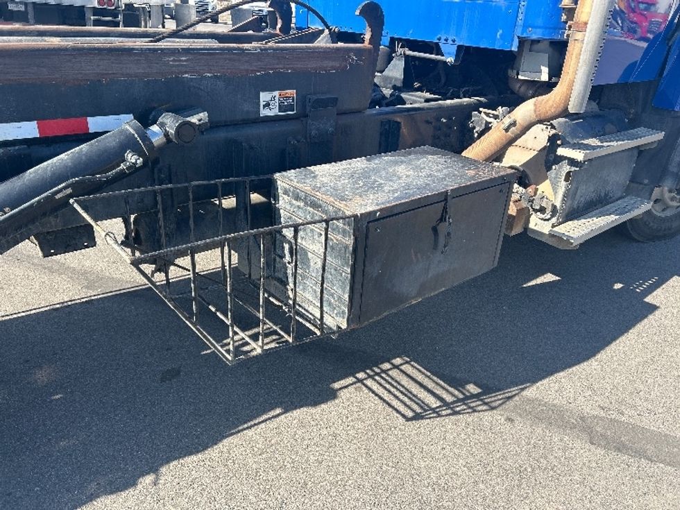 Other Truck-Light and Medium Duty Trucks-Freightliner-2017-114SD-Corona-CA-132,651\n\t\tmiles-$ 93,000 - Image 27