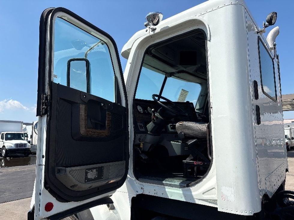 Other Truck-Light and Medium Duty Trucks-Freightliner-2017-CORONADO-Phoenix-AZ-70,950\n\t\tmiles-$ 98,500 - Image 12