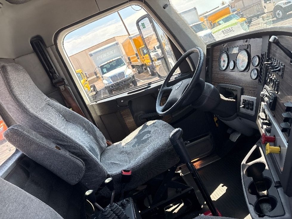 Other Truck-Light and Medium Duty Trucks-Freightliner-2017-CORONADO-Phoenix-AZ-70,950\n\t\tmiles-$ 98,500 - Image 18