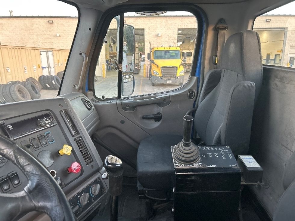 Other Truck-Light and Medium Duty Trucks-Freightliner-2018-114SD-Fontana-CA-102,922\n\t\tmiles-$ 91,250 - Image 19