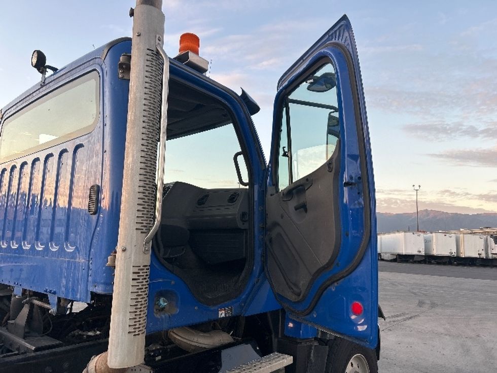 Other Truck-Light and Medium Duty Trucks-Freightliner-2018-114SD-Fontana-CA-102,922\n\t\tmiles-$ 91,250 - Image 20