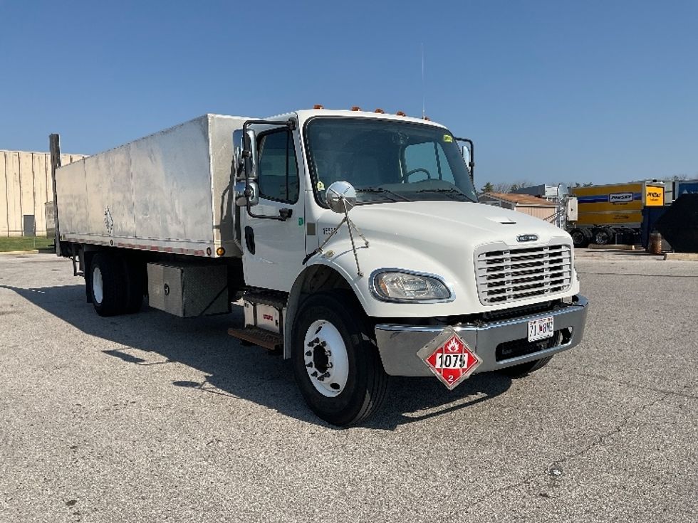 Other Truck-Light and Medium Duty Trucks-Freightliner-2018-M2-Moberly-MO-137,938\n\t\tmiles-$ 48,000 - Image 1