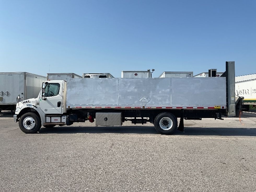Other Truck-Light and Medium Duty Trucks-Freightliner-2018-M2-Moberly-MO-137,938\n\t\tmiles-$ 48,000 - Image 4