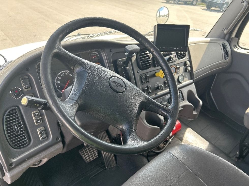 Other Truck-Light and Medium Duty Trucks-Freightliner-2018-M2-Tampa-FL-105,844\n\t\tmiles-$ 47,500 - Image 17